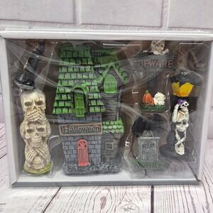 Seasonal Collection 6 Piece Halloween Fairy Garden Set Haunted House Skulls NEW